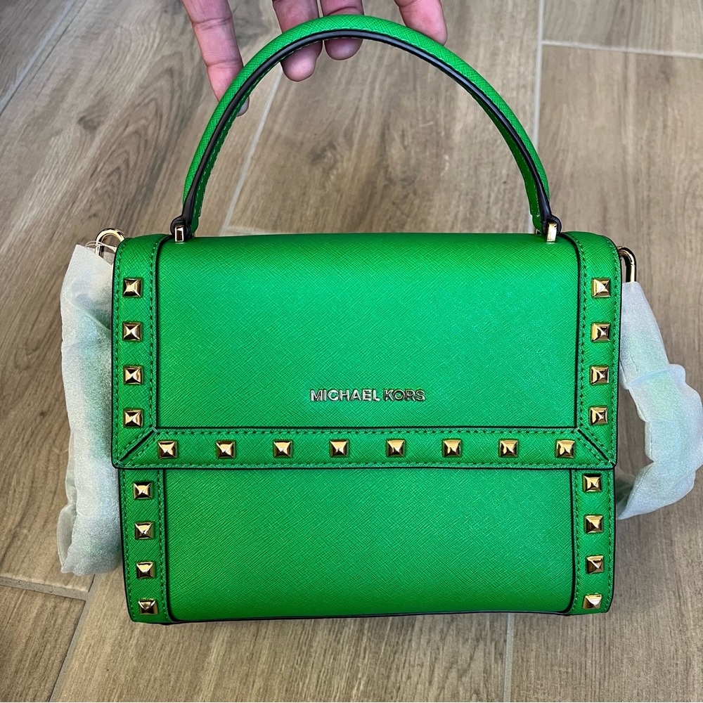 Michael Kors Dillon Messenger - Picture 3 of 10